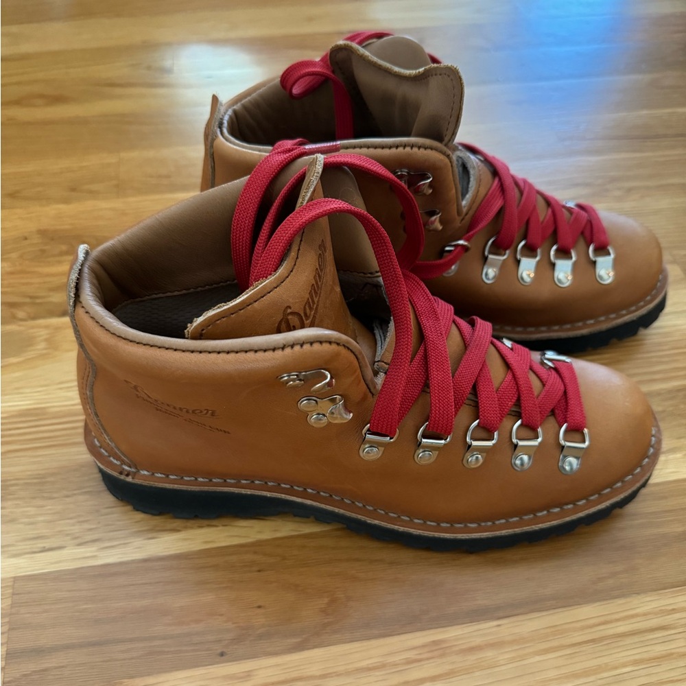 Danner Women's Lace Up Boots in Tan and Red